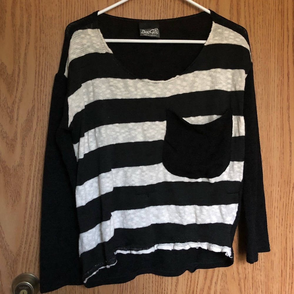 🔴 Striped White & Black Sweatshirt Sweater